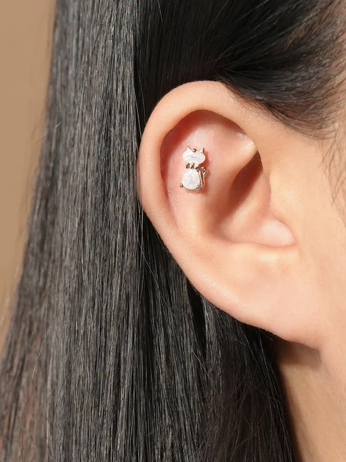 MinimalBijoux Earrings 925 Silver White Cat Cartilage Earring 20G