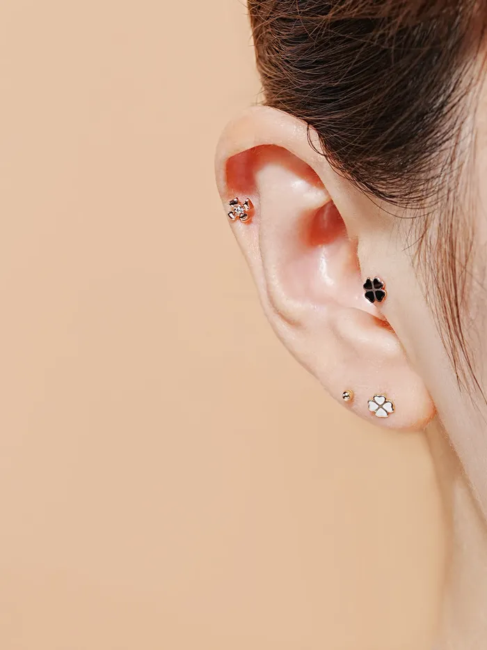 MinimalBijoux PreStyled Sets 14K Gold Cubic Clover Internally Threaded Labret Piercing 18G16G