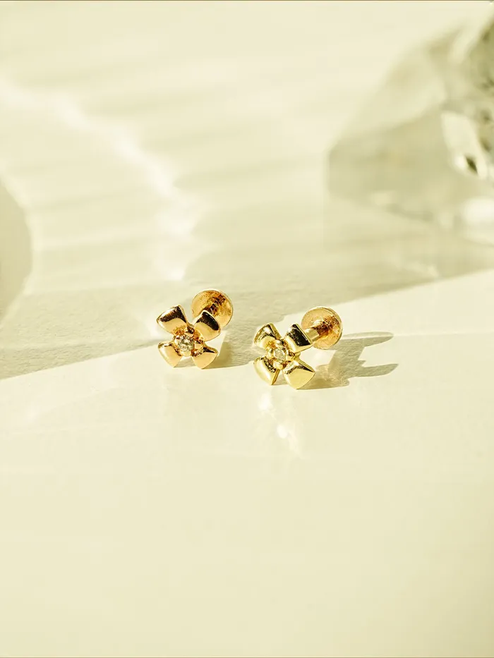 MinimalBijoux PreStyled Sets 14K Gold Cubic Clover Internally Threaded Labret Piercing 18G16G