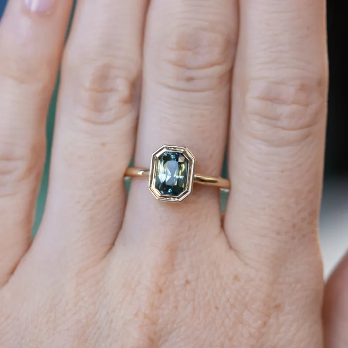 NASHAN Rings 205ct Radiant Cut Green Sapphire Low Profile Bezel Hidden Diamond Halo Solitaire Ring in 14k Yellow Gold