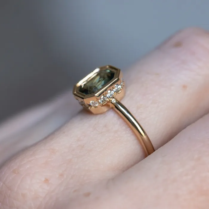NASHAN Rings 205ct Radiant Cut Green Sapphire Low Profile Bezel Hidden Diamond Halo Solitaire Ring in 14k Yellow Gold