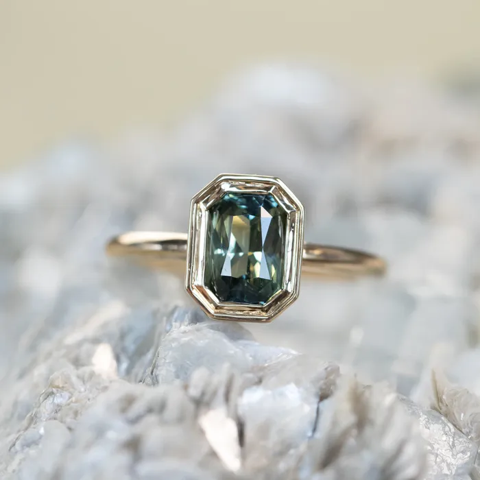 NASHAN Rings 205ct Radiant Cut Green Sapphire Low Profile Bezel Hidden Diamond Halo Solitaire Ring in 14k Yellow Gold