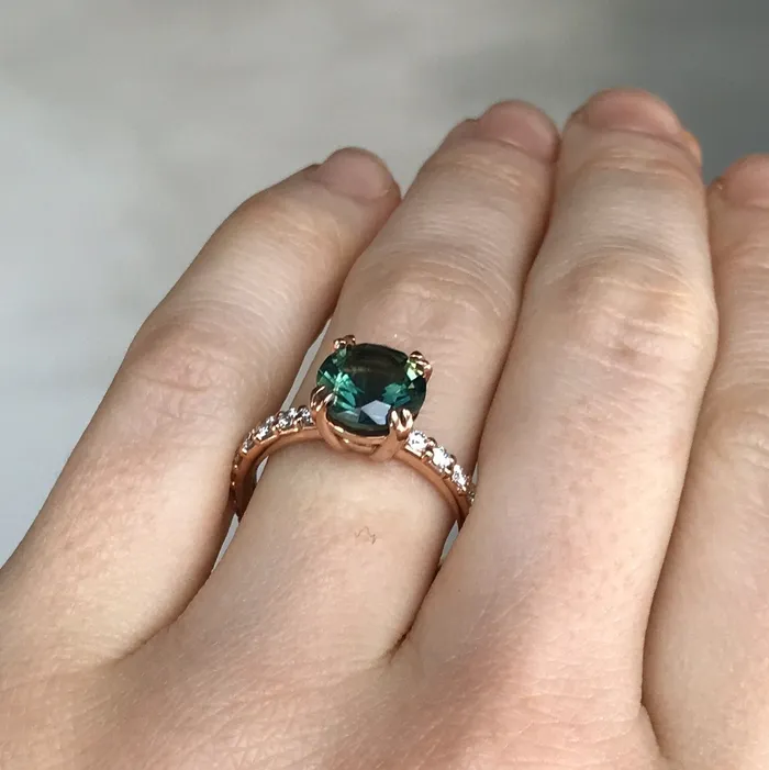Rings Anueva Jewelry 277ct Round Green Unheated Sapphire and Diamondstudded ring in 14k Rose Gold